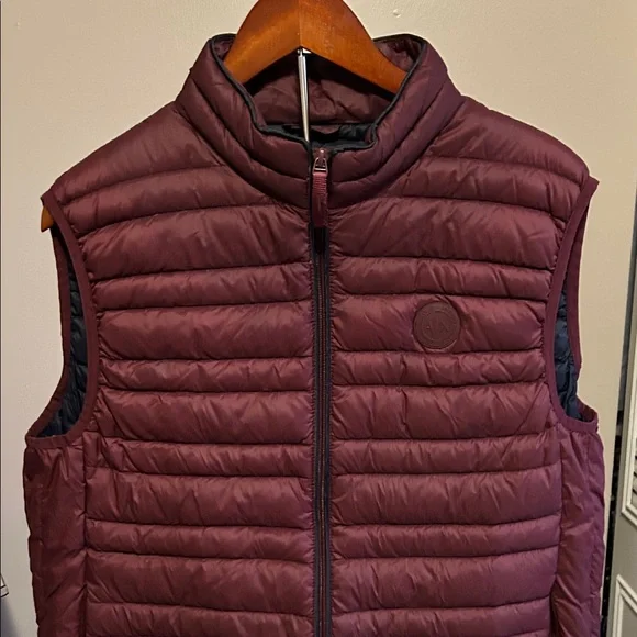 Armani Exchange Burgundy Quilted Vest - Picture 7 of 12